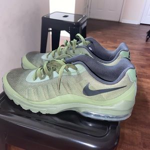 Green Men Nike Air Max Invigor
